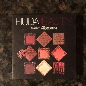 Huda beauty mauve obsessions